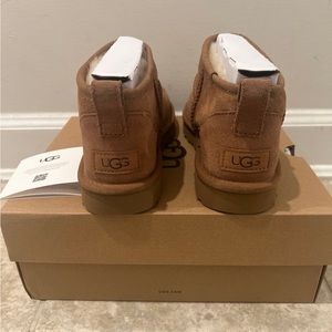 New With Box UGG Classic Ultra Mini Chestnut Women’s Size 7